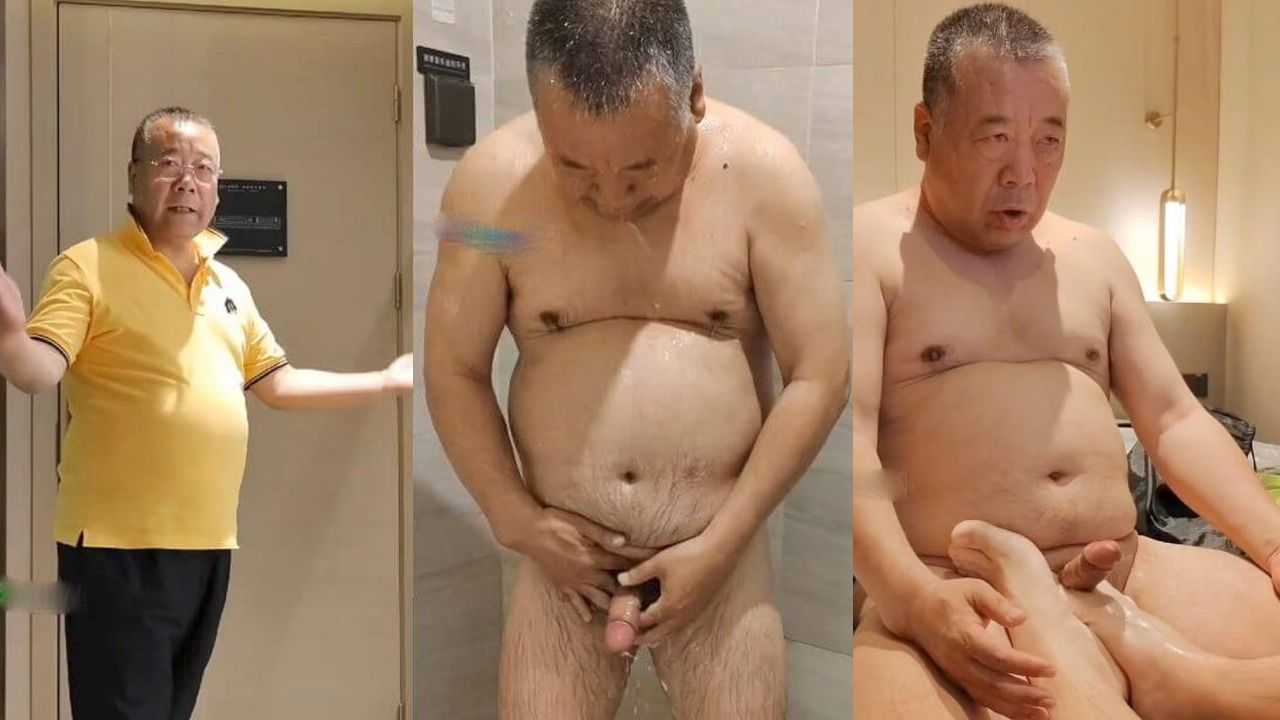 调教网红东叔，最近自己撸射浓精